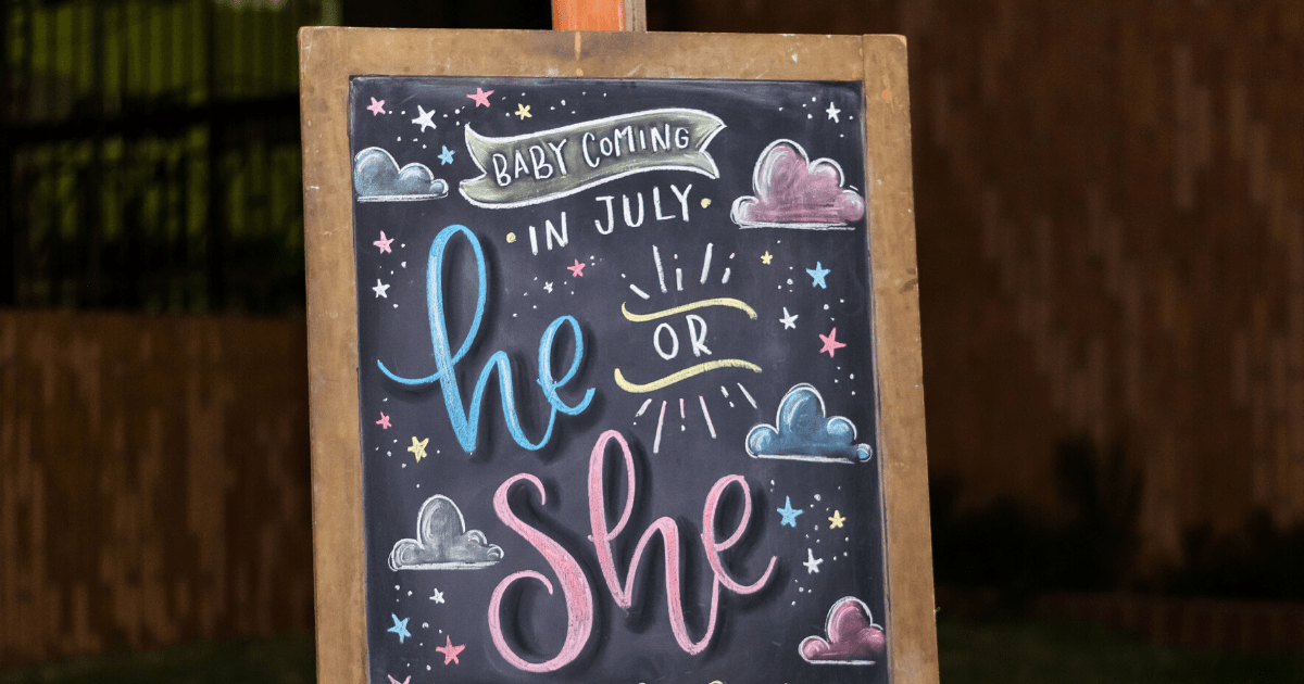 There's two big sharing decisions to make during pregnancy: whether or not to share the baby's name and gender. In this article I'll explain why I believe it's best to share the baby's gender, but not the baby's name. Should you share the sex of the baby with family? Should you share baby's name before birth. Should I do a gender reveal party? #pregnancy #babynames #genderreveal #maternity #motherhood