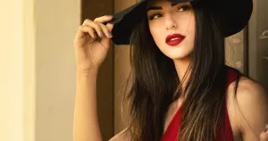 If you are like me, then you could be a lot better about doing things DAILY to help your skin stay young. In fact, doing these things every day can literally take years off. These 21 anti-aging habits can keep you and your skin looking youthful for years to come. #SkinCare #SelfCare #AntiAging The best skin care tips for women, skincare for winter, skincare in summer, skincare habits, Anti aging tips to look decades younger