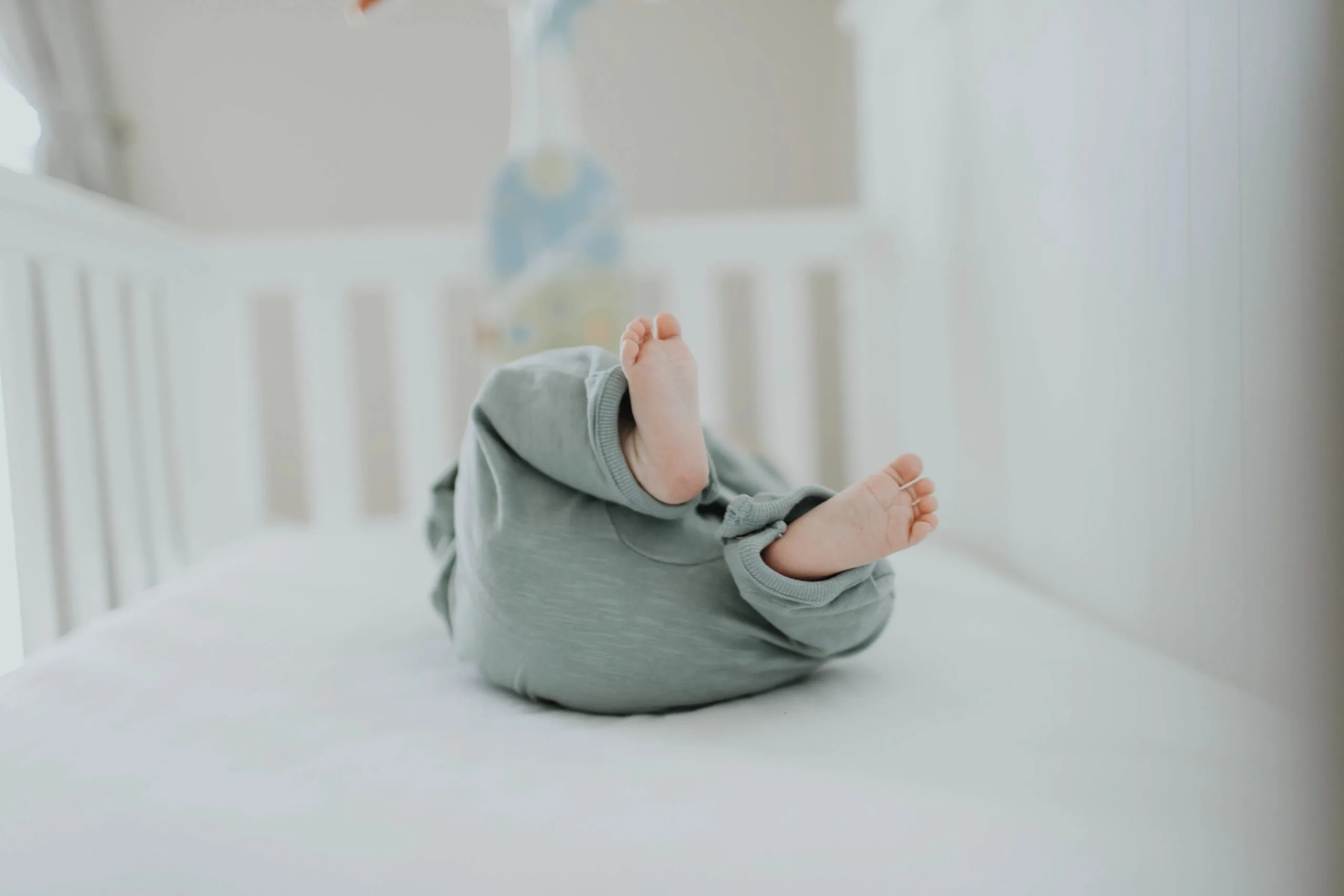 why won't my baby sleep - baby in crib