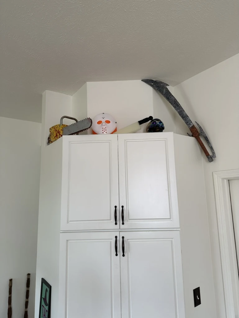 Halloween Decor: Tools in the kitchen 1